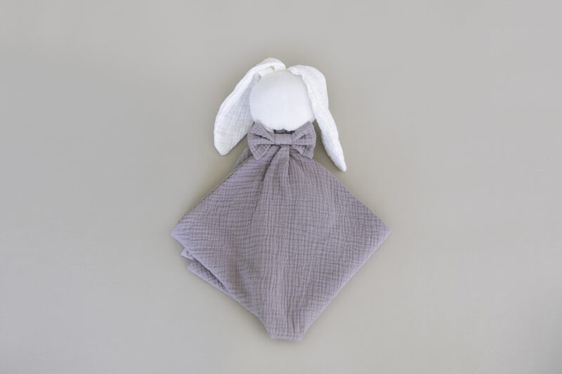 doudou gris, doudou gaze de coton, vêtement bébé, trousseau maternité, trousseau naissance, valise naissance, valise maternité, coffrets naissance, liste de naissance